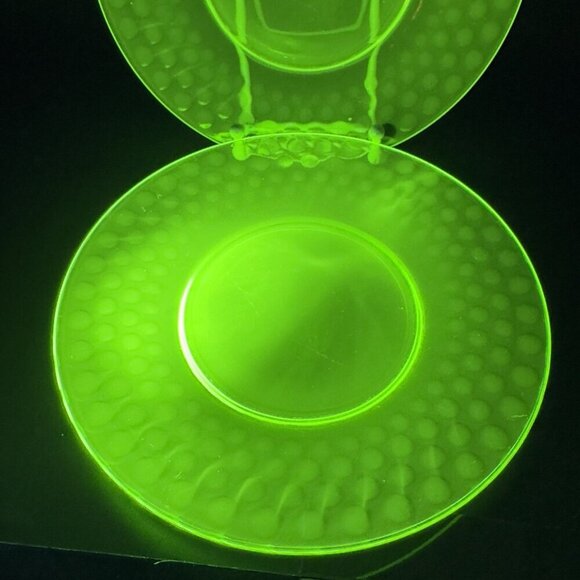 Vintage Uranium UV Glowing Glass Dish Plate Round Dishes Plates Optic Dots Set 2 - Picture 3 of 14